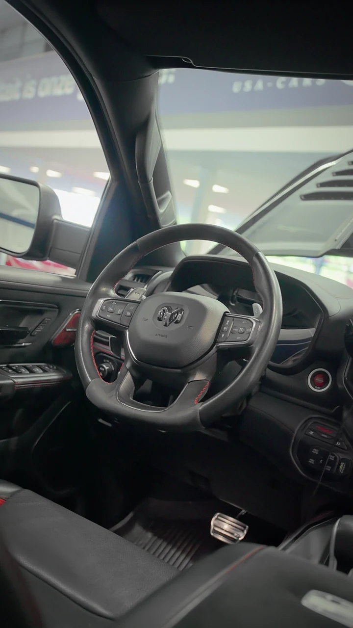 Van der Lans Auto's — interieurcontent